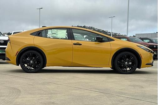 2025 Toyota Prius L