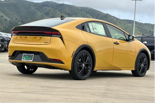 2025 Toyota Prius L