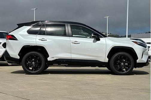 2025 Toyota RAV4 Hybrid SE