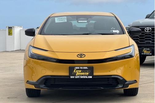 2025 Toyota Prius L