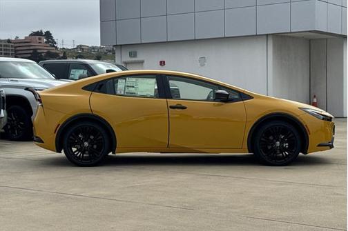 2025 Toyota Prius L