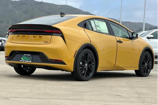 2025 Toyota Prius L