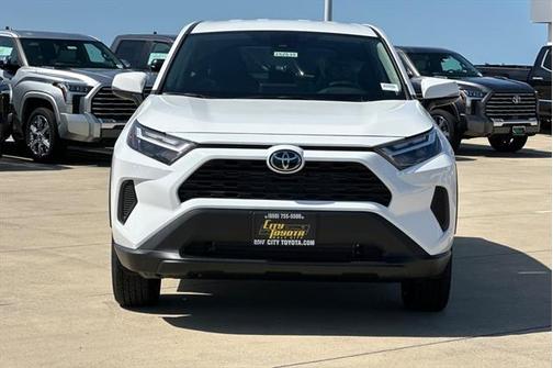 2025 Toyota RAV4 LE