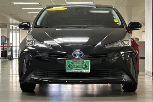 2022 Toyota Prius LE