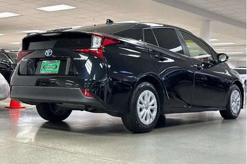 2022 Toyota Prius LE