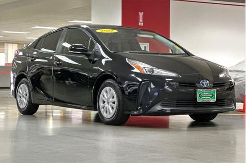 2022 Toyota Prius LE