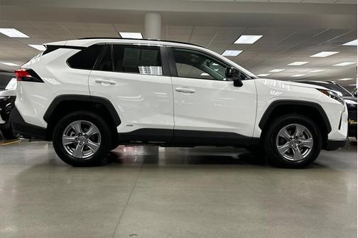 2025 Toyota RAV4 Hybrid LE