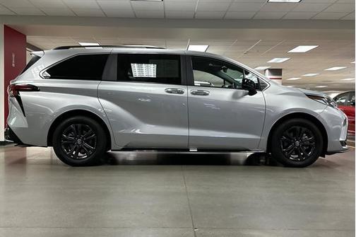 2024 Toyota Sienna XSE 7 Passenger