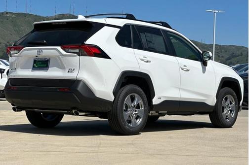 2025 Toyota RAV4 Hybrid XLE