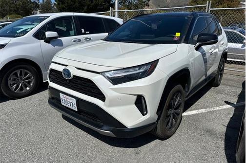 2022 Toyota RAV4 Hybrid SE