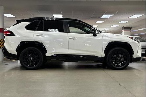 2022 Toyota RAV4 Hybrid SE