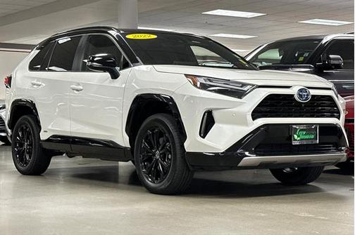 2022 Toyota RAV4 Hybrid SE