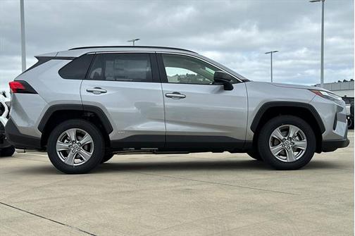 2025 Toyota RAV4 Hybrid LE