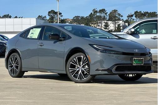 2025 Toyota Prius XLE