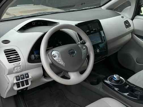 2012 Nissan Leaf SL