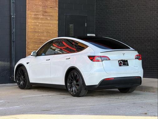 2022 Tesla Model Y Performance Dual Motor All-Wheel Drive