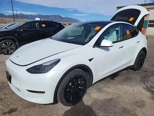 White 2023 Tesla Model Y Long Range Dual Motor All-Wheel Drive