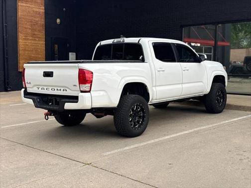 2017 Toyota Tacoma SR