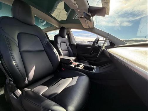 2022 Tesla Model 3 Standard Range