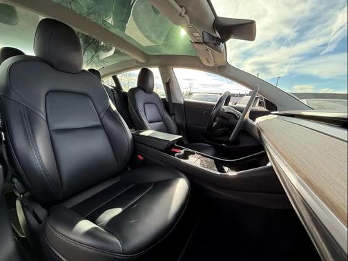 2019 Tesla Model 3 Standard Range Plus