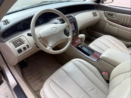 2001 Toyota Avalon XL