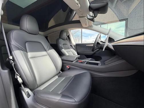 2024 Tesla Model Y Long Range Dual Motor All-Wheel Drive