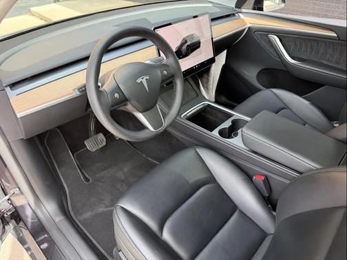 2024 Tesla Model Y Long Range Dual Motor All-Wheel Drive