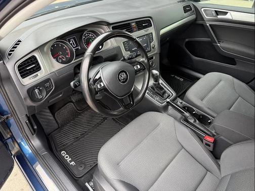 2017 Volkswagen Golf SportWagen TSI S