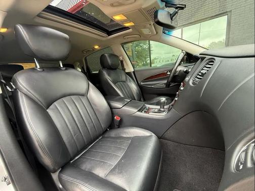 2017 INFINITI QX50 Base