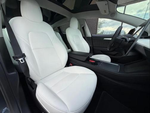 Gray 2022 Tesla Model 3 Long Range