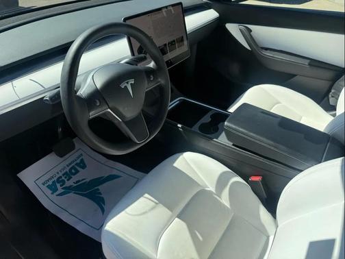 2022 Tesla Model Y Long Range Dual Motor All-Wheel Drive