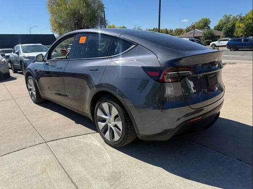 2022 Tesla Model Y Long Range Dual Motor All-Wheel Drive