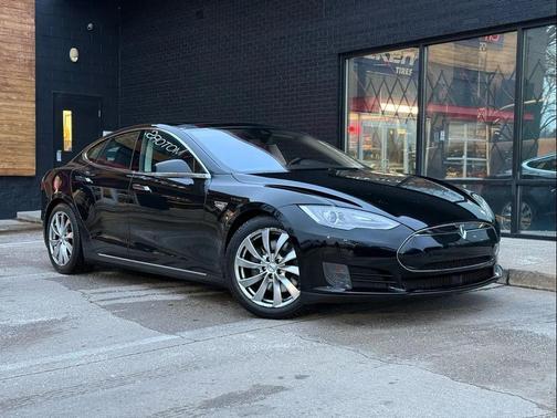 2015 Tesla Model S 70D