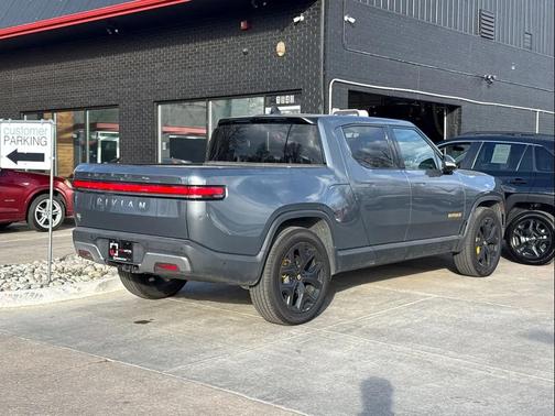 2022 Rivian R1T Adventure