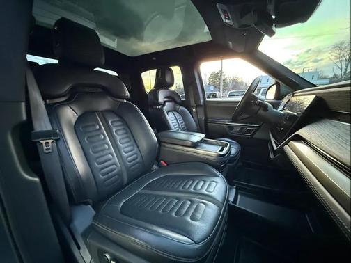 2022 Rivian R1T Adventure