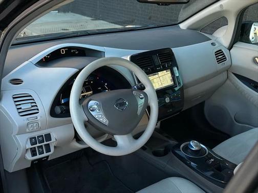 2011 Nissan Leaf SV