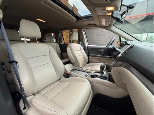 White 2017 Honda Pilot EX-L