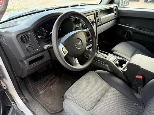 2008 Jeep Commander Sport