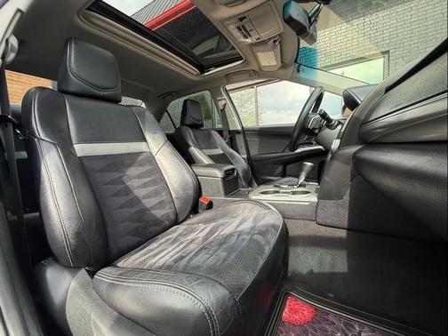 Silver 2013 Toyota Camry SE