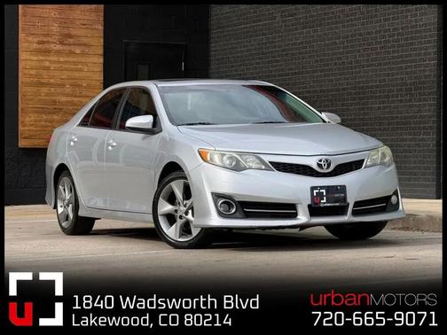 Silver 2013 Toyota Camry SE