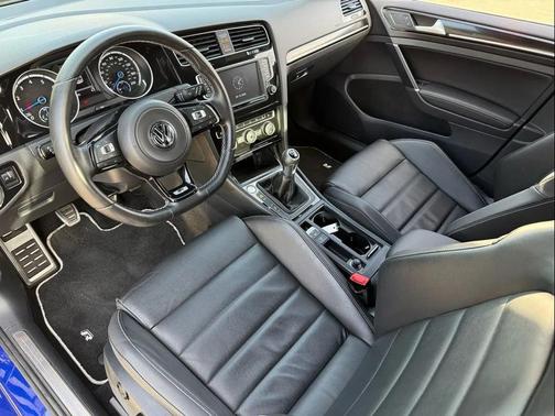 2016 Volkswagen Golf R 4-Door w/DCC & Navigation