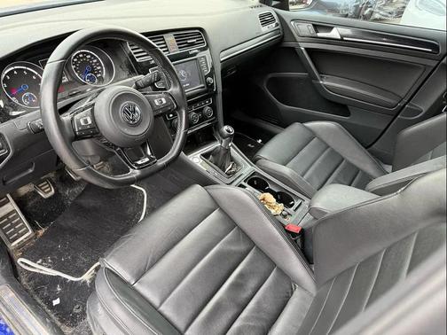 2016 Volkswagen Golf R 4-Door w/DCC & Navigation