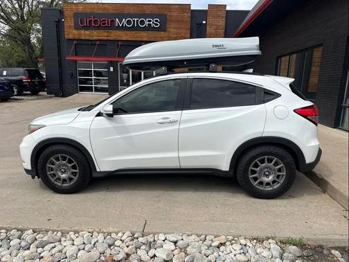White 2016 Honda HR-V EX