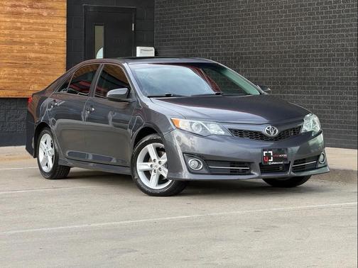 Gray 2012 Toyota Camry SE