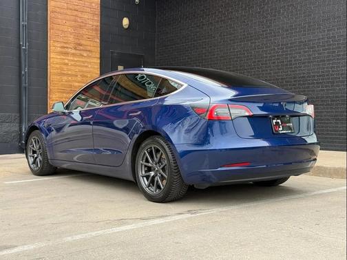 Blue 2019 Tesla Model 3 Standard Range Plus