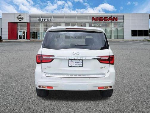 Moonstone 2024 INFINITI QX80 Luxe