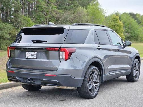 Gray Metallic 2025 Ford Explorer ST-Line