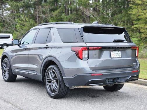 Gray Metallic 2025 Ford Explorer ST-Line