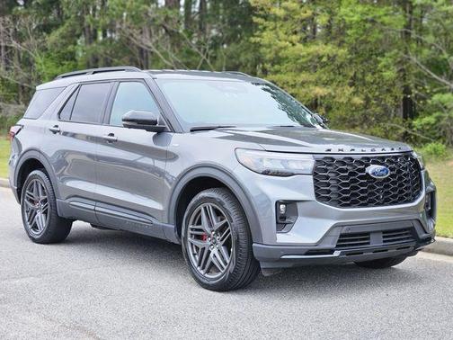 Gray Metallic 2025 Ford Explorer ST-Line