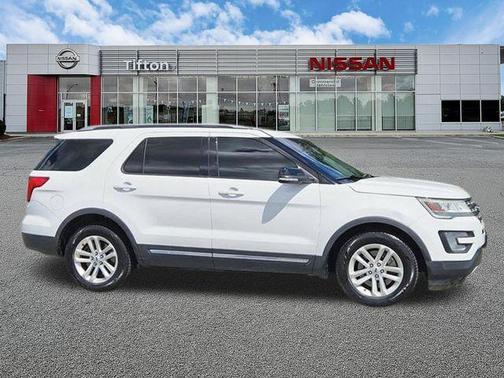 Oxford White 2017 Ford Explorer XLT